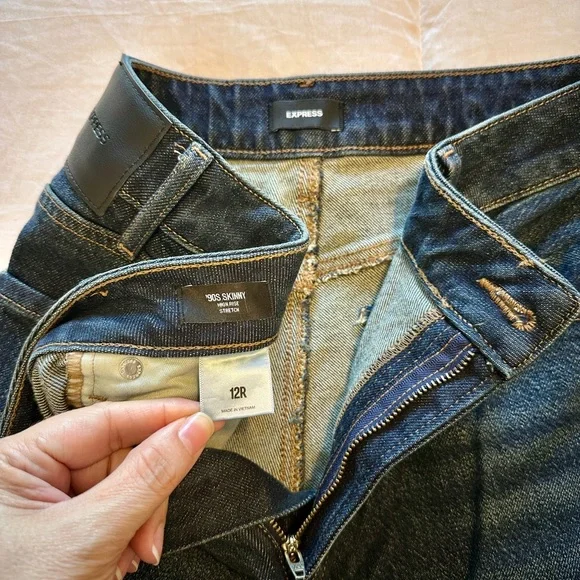 Express High-Waisted Dark Wash 50/50 Rigid Stretch 90s Skinny Jeans NWOT, 12R - Picture 2 of 5